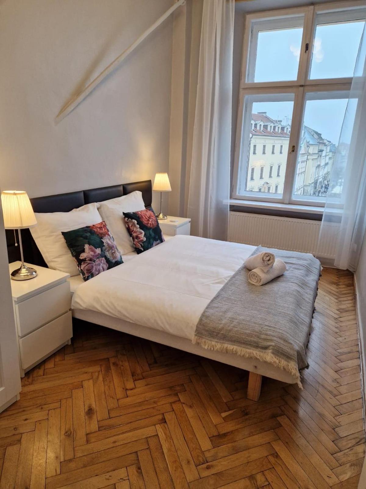 Apartament Queen's From The 14th Century - 130 M2 Ac